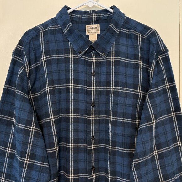 L.L. Bean Men's Blue/White Scotch Plaid Classic Flannel Button-Front Shirt XXL - Picture 2 of 9